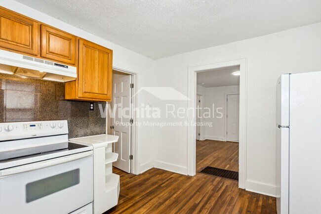 Building Photo - 3 bedroom 1 bath home