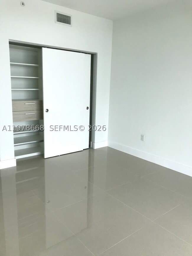 Building Photo - 17111 Biscayne Blvd