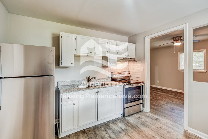 Building Photo - 232 Meadowdale Ave