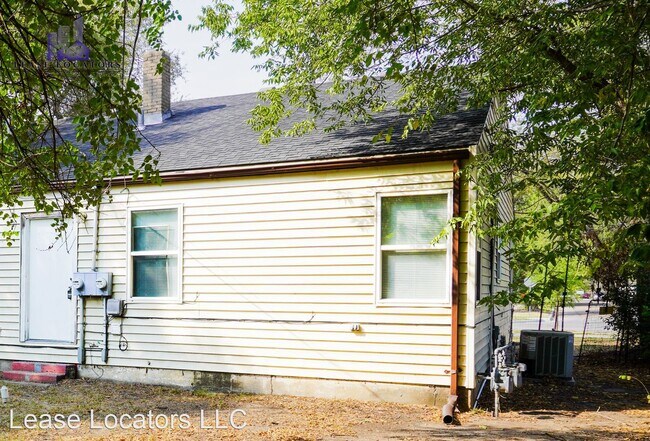 Primary Photo - 2 br, 1 bath House - 2059 E 9th St