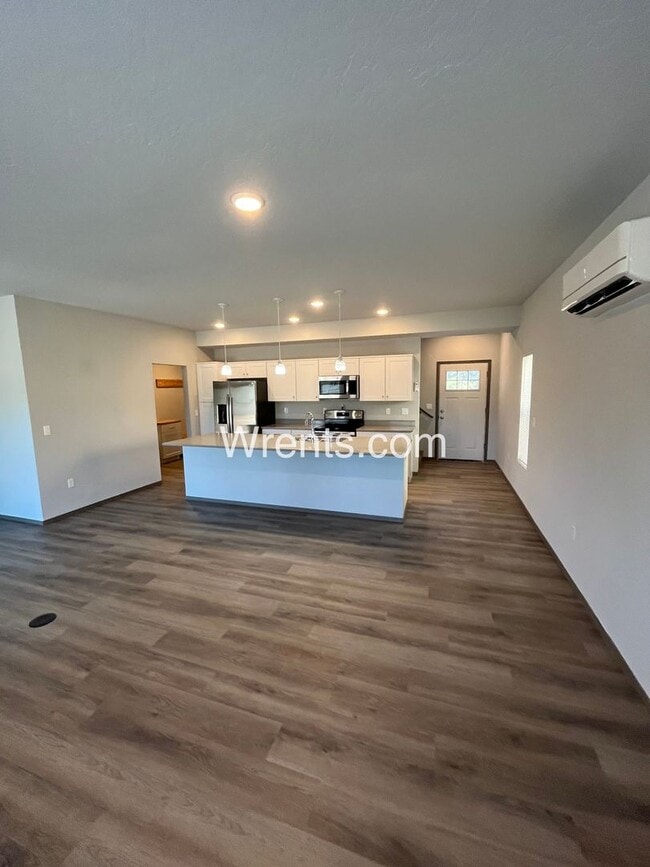 Building Photo - 1312-1314 E Farwell