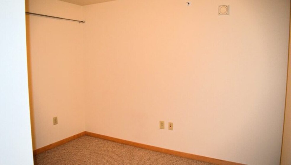 Building Photo - 333 W Mifflin St