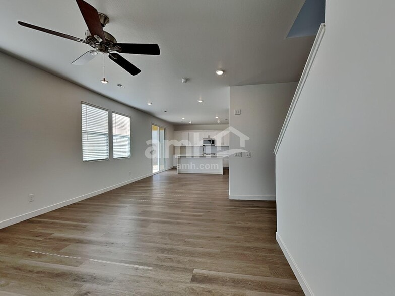 Building Photo - 1448 Aquamarine Dr