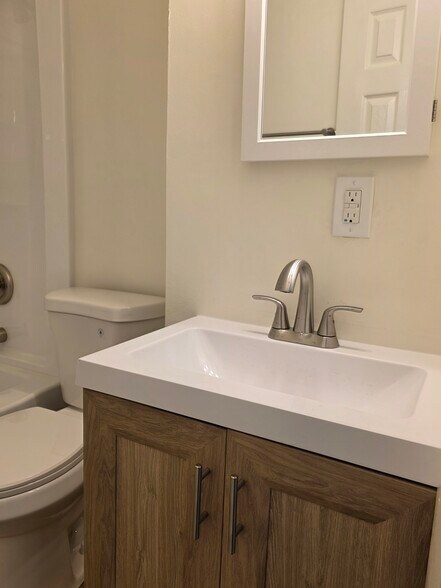 Building Photo - 1718 Judy Way