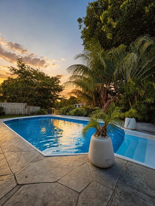 Building Photo - Northwest 2nd Court, Deerfield Beach, FL 33442 - 3 BR 2 BA house