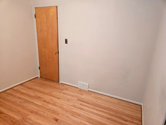 Building Photo - 28606 Denise St