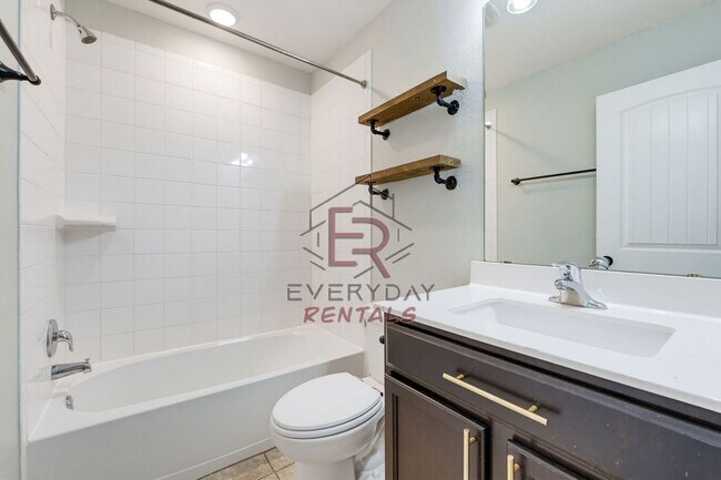 Building Photo - 5582 Perdita Dr