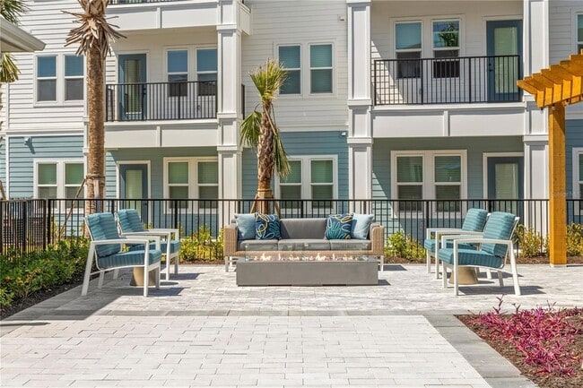 Building Photo - 1101 S Tamiami Trl