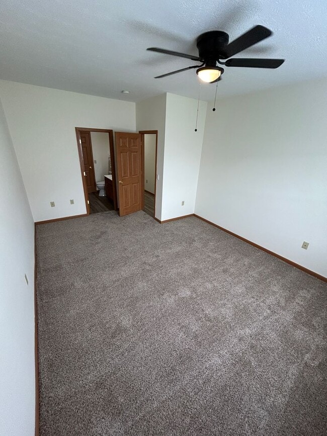 Building Photo - Modern & Spacious 3-Bedroom Ranch Condo – Coming April 2026!