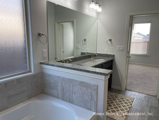 Building Photo - 1219 Pavilion Pkwy