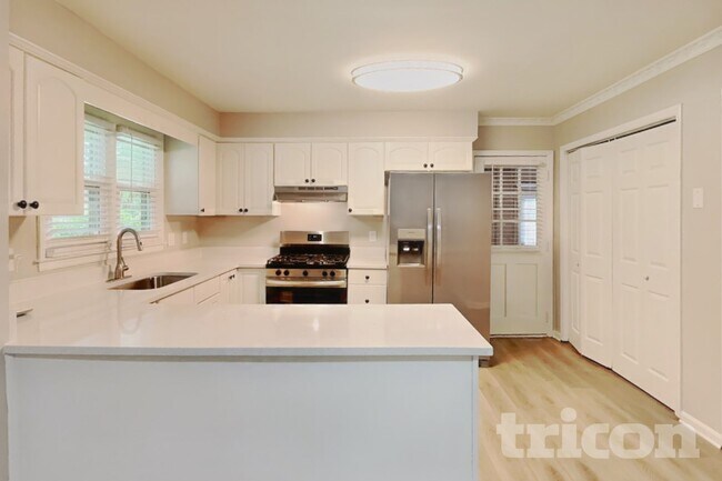 Building Photo - 2309 Pastille Ln