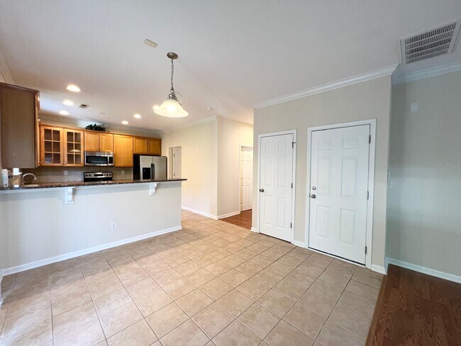 Building Photo - 10501 Dominion Village Dr