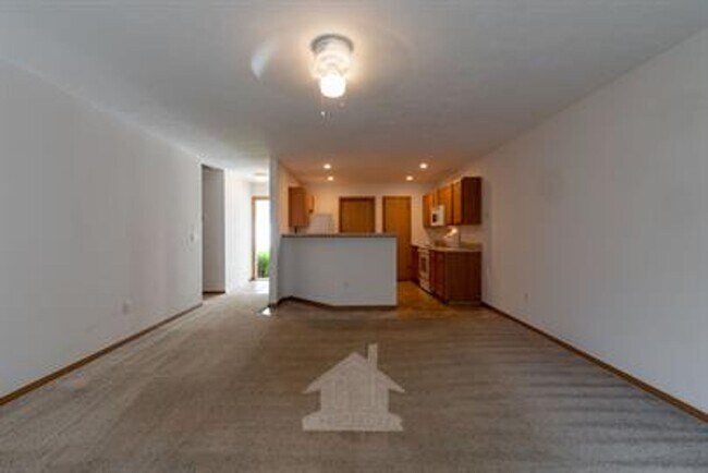 Building Photo - 208 Beatie St