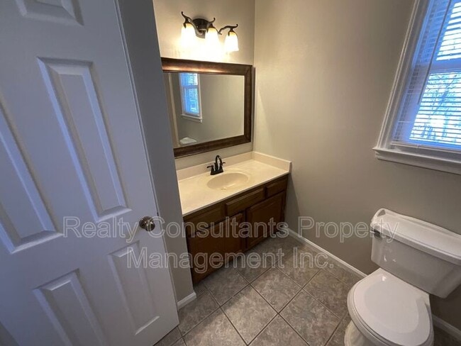 Building Photo - 123 Arcaro Dr