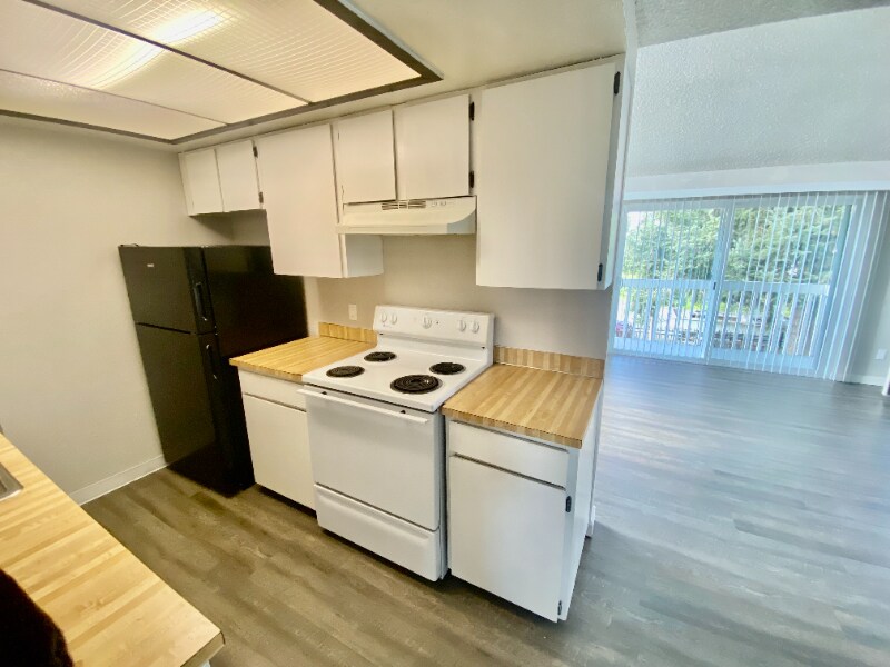 Building Photo - 10858 1st Ave SW