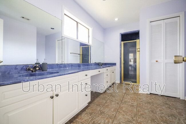 Building Photo - 424 Beach Dr