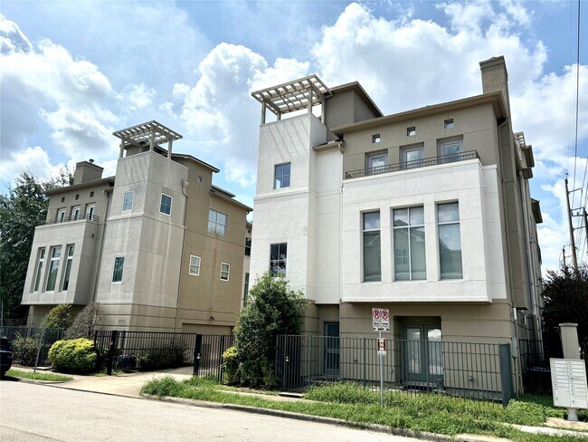 Building Photo - 2402 Morgan St