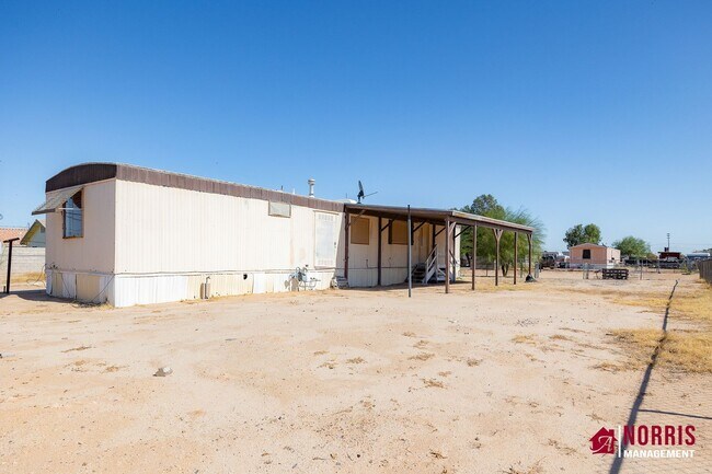 Building Photo - Manufactured home with NO HOA and Plenty of Space