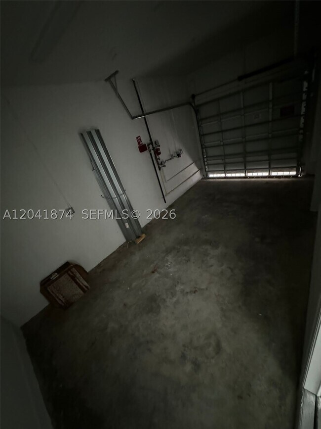 Building Photo - 285 SW 159th Dr