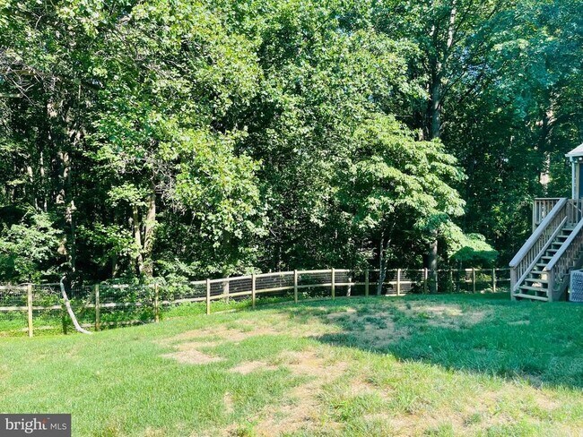 Building Photo - 1129 Edward Dr