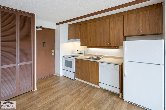 Building Photo - 1655 Makaloa St