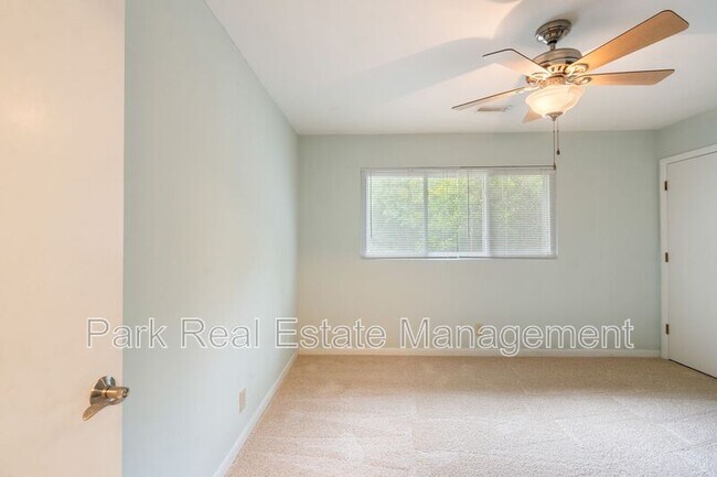 Building Photo - 201 Howell St