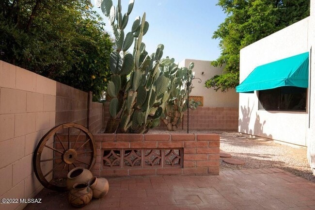 Building Photo - 6112 N Reliance Dr