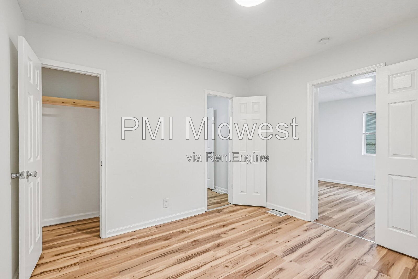 Building Photo - 3118 W 9th St