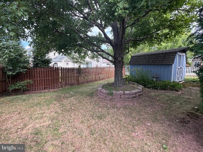 Building Photo - 407 Navajo Dr