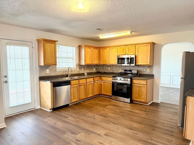 Building Photo - 231 Baywood Crossing