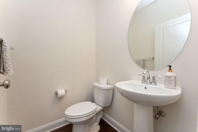 Building Photo - 148 Woodwinds Dr
