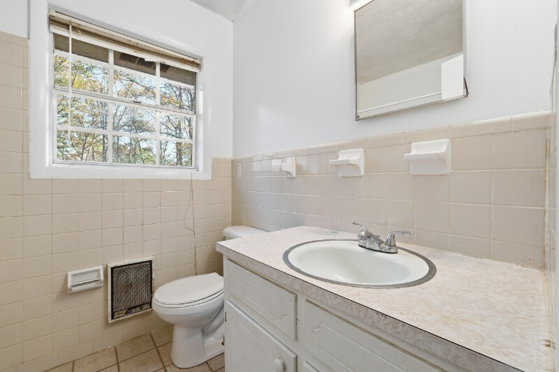 Building Photo - 1071-1073 Laurel Ln NW