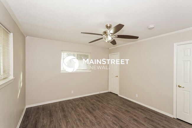 Building Photo - 3 Bedroom Pet-Friendly Home in North Richland Hills, TX with Main Street Renewal