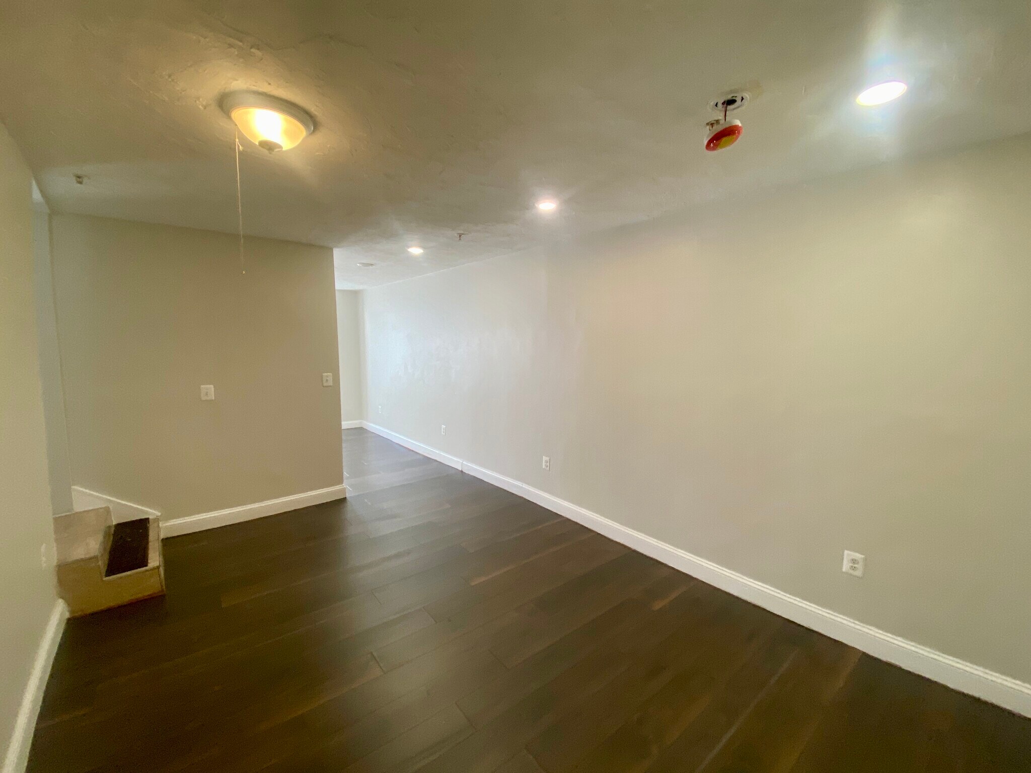 Building Photo - 28 Hinckley St