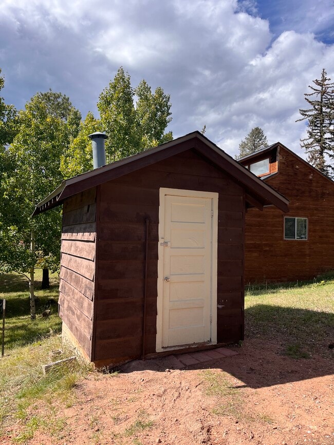 Building Photo - 305 Dewell Rd