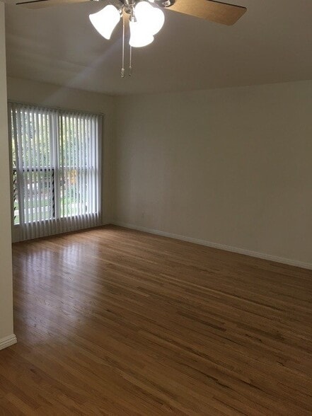 Building Photo - 2316 Broadview dr