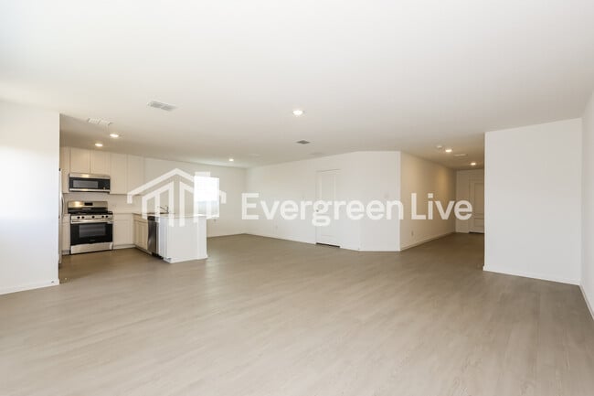 Building Photo - 10536 Desert Hawk Cir