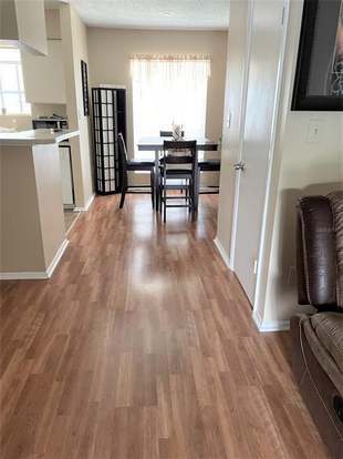 Building Photo - 8756 Mallard Reserve Dr