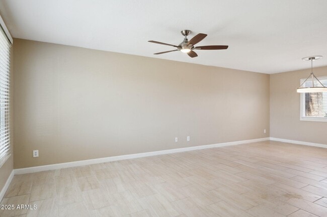 Building Photo - 8320 E Chaparral Rd