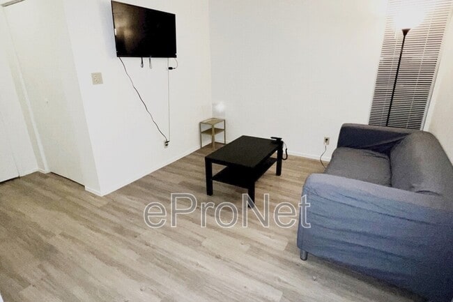 Building Photo - 4650 Koval Ln