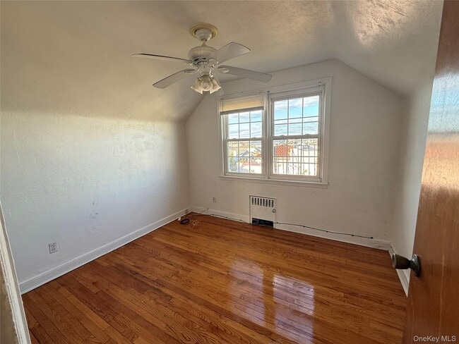 Building Photo - 801 E Broadway