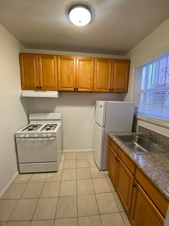 Interior Photo - 3057 Leeward Avenue,