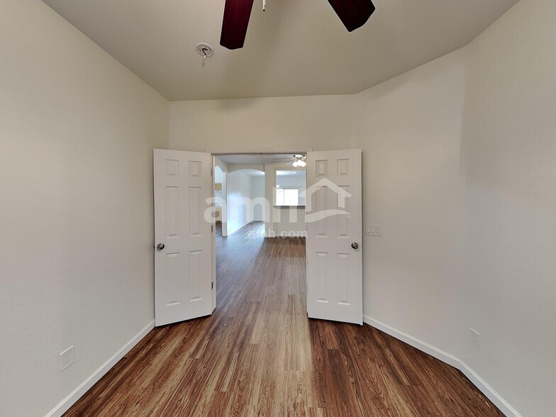 Building Photo - 15355 W Port Au Prince Ln