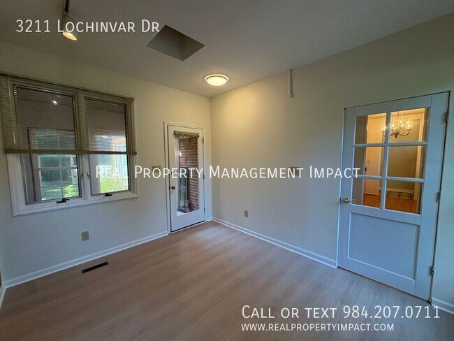 Building Photo - 3211 Lochinvar Dr