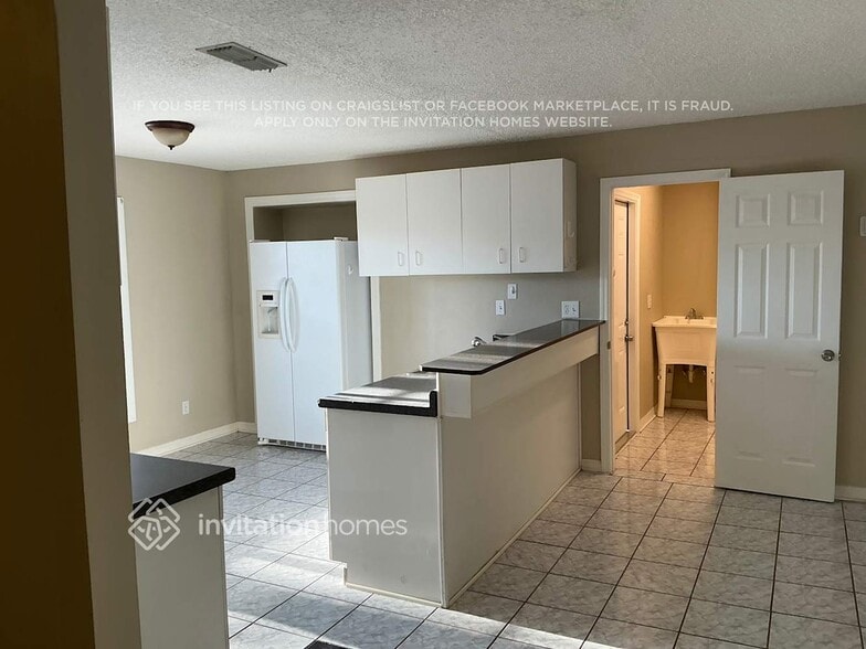 Building Photo - 417 Oakleaf Blvd