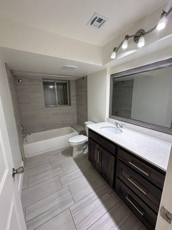 Building Photo - 1231 W 400 S