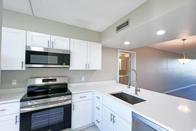 Building Photo - 3650 Whitehall Dr