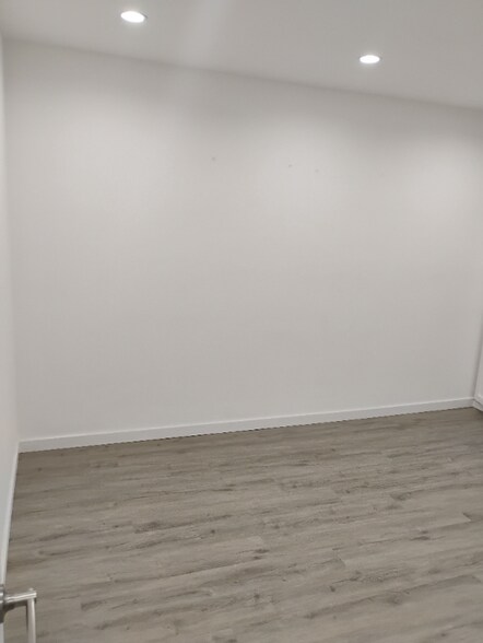 Building Photo - 924 N Curson Ave