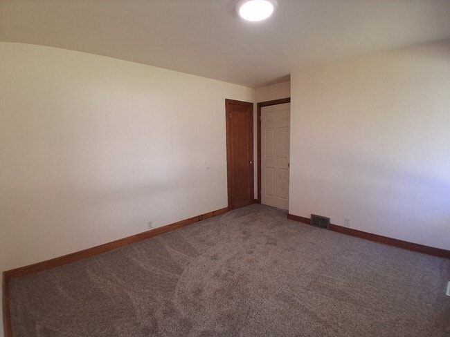 Building Photo - 108 N Webster St