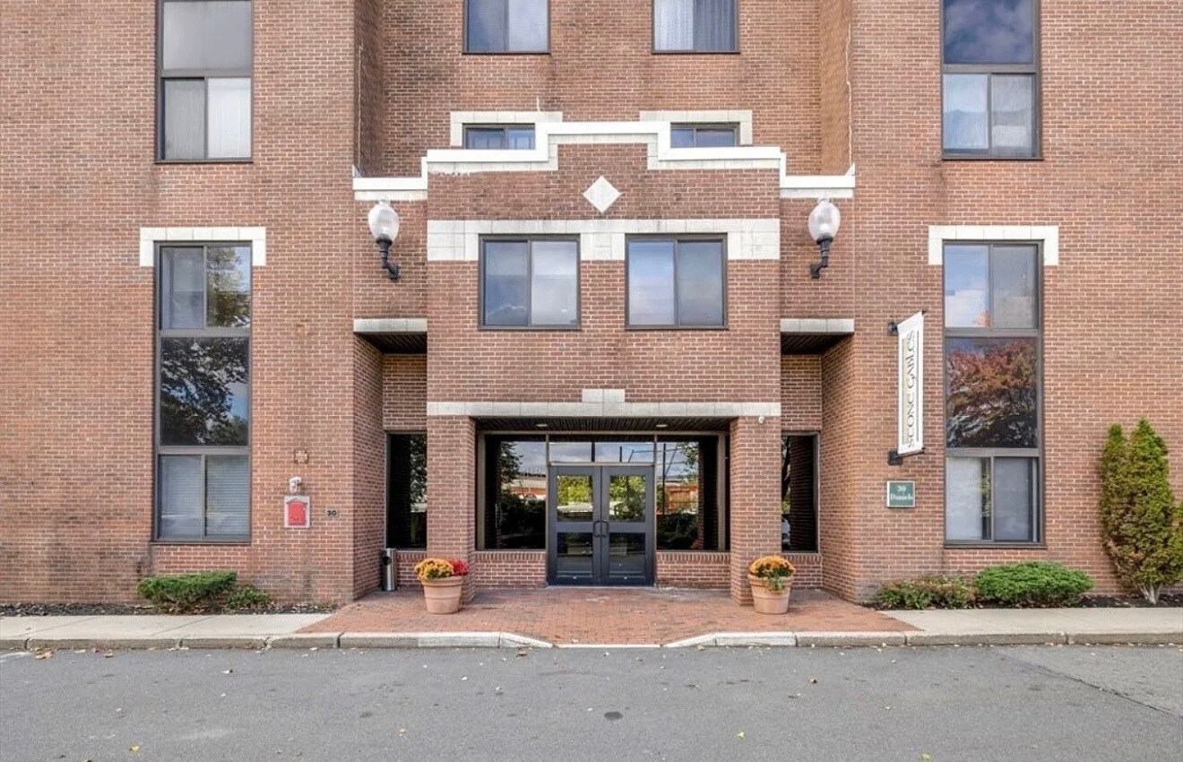 Building Photo - 30 Daniels St